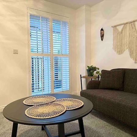 Serene Home Ideally Connected To Central London Бромлі Екстер'єр фото